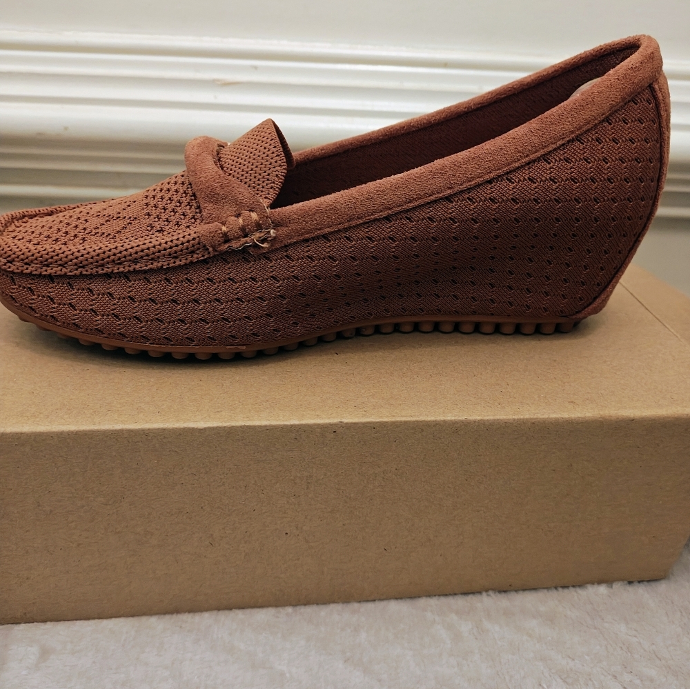 Musshoe Women's Brown Wedge heel Loafers
